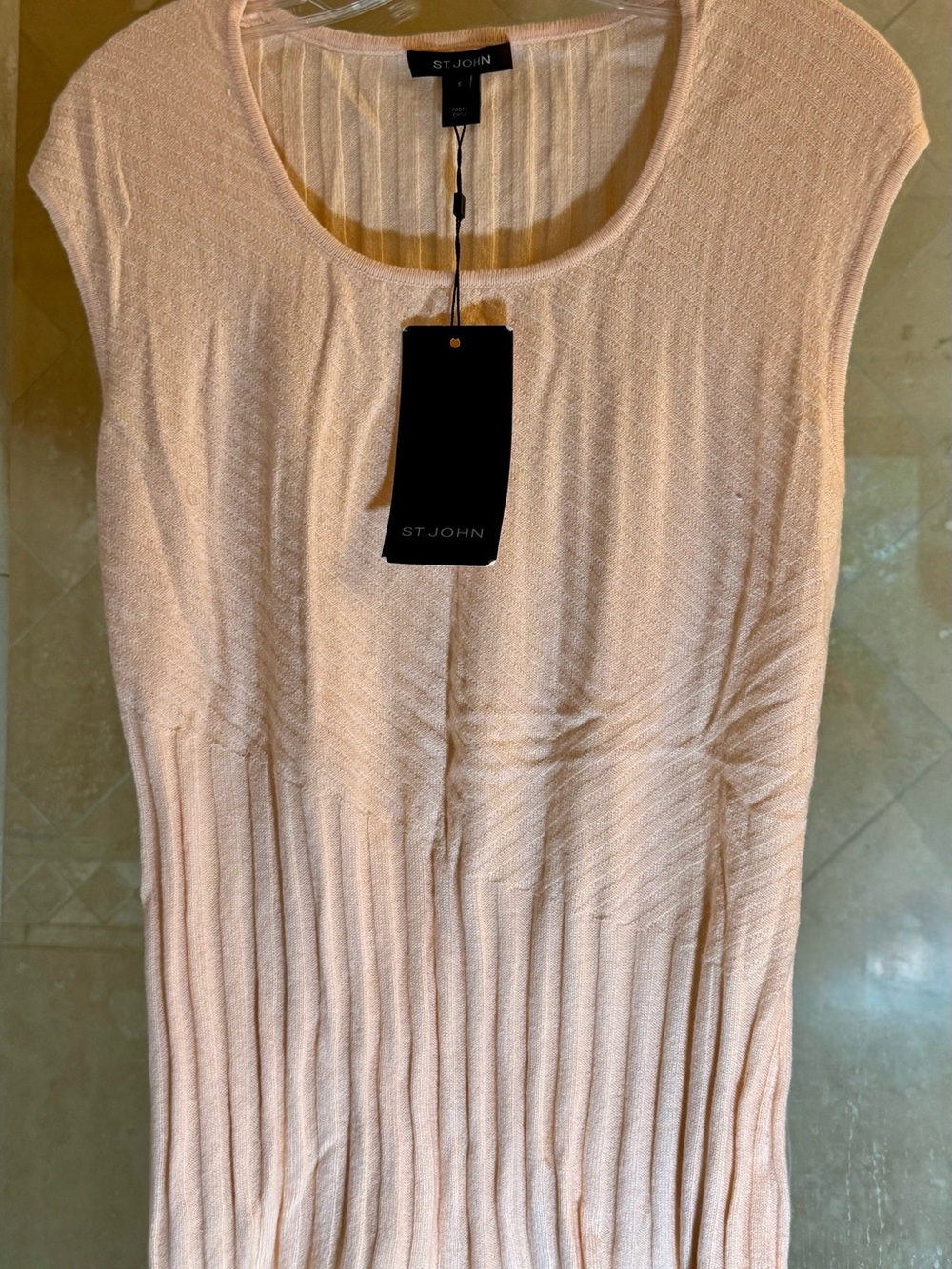 St. John Light Peach Knit Sleeveless Top